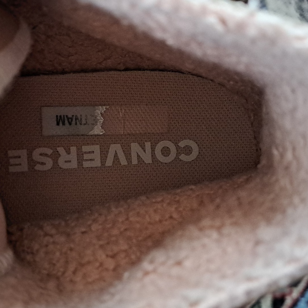Converse Womens Chuck Taylor Fury Blush Leather High Top Sneakers Fuzzy Inside 8 - Picture 8 of 8